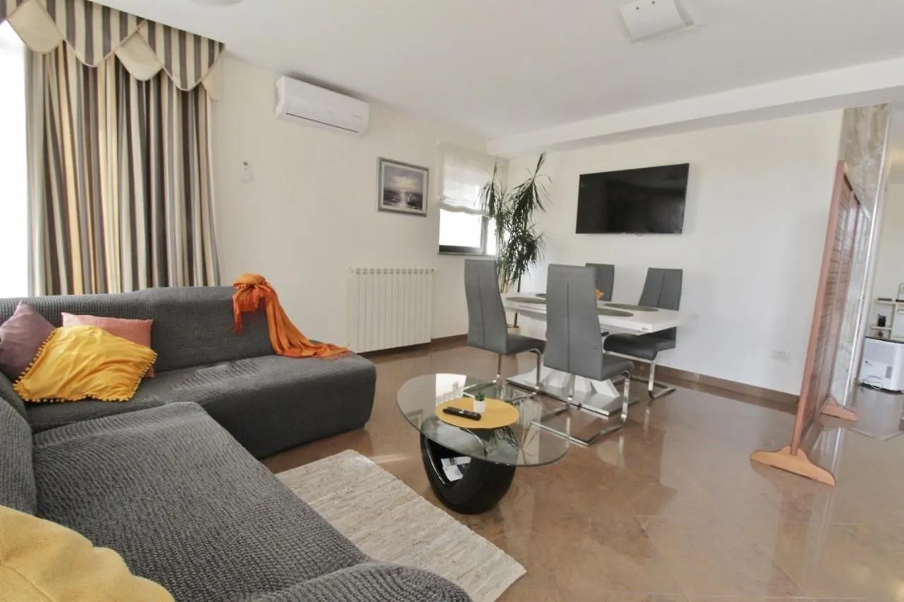 Apartments Enea In Savudria Savudrija